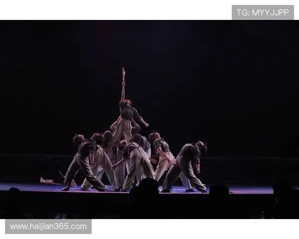 全国街舞大赛点评杭州攀岩队默契配合展现团队精神与舞台魅力